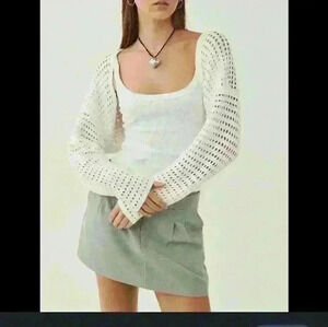 NWNT Oxygen crochet cream acrylic beach coverup shrug  long sleeve sweater 1